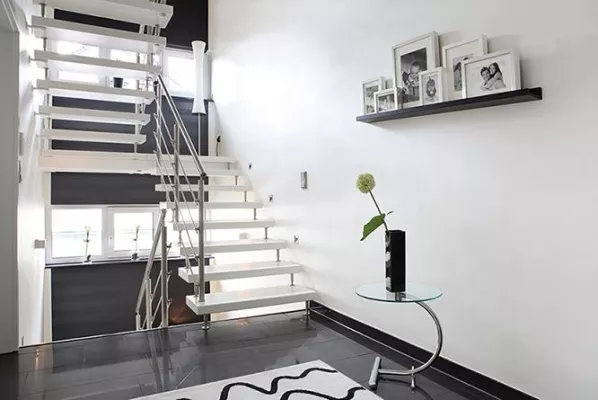 Bild: Nicht nur für Treppenläufer – Hochwertiges Stufenmaterial trotzt den Belastungen des Alltags