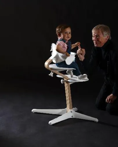 Best of the Best: Evomove sichert sich mit Nomi Kinderhochstuhl Höchstauszeichnung im Red Dot Award 2014 Bild: Best of the Best: Evomove sichert sich mit Nomi Kinderhochstuhl Höchstauszeichnung im Red Dot Award 2014