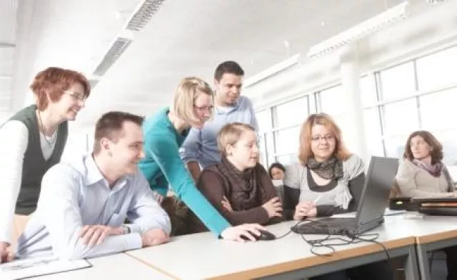 Bild: Per Fernstudium weiterqualifizieren – neue Fernstudienangebote zum Wintersemester 2011/12