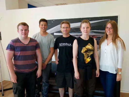 MEDIA IN RES in Braunschweig stellt fünf neue Auszubildende ein Bild: MEDIA IN RES in Braunschweig stellt fünf neue Auszubildende ein