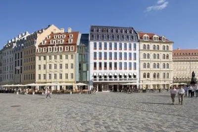 Bild: Juwel aus Glas - Schmaler Glasbau am Dresdner Neumart-Quartier
