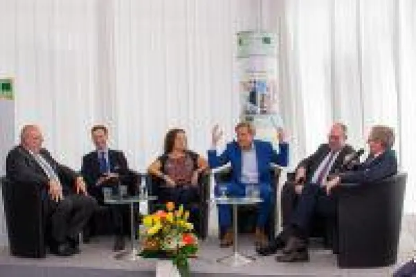 Bild: Fachkräfte qualifizieren für internationale Arbeitswelten