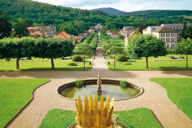 Quellen der Gesundheit: Im Staatsbad Bad Brückenau liegen Rehabilitation und Wellness ganz nah beieinander Bild: Quellen der Gesundheit: Im Staatsbad Bad Brückenau liegen Rehabilitation und Wellness ganz nah beieinander
