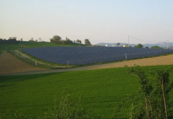 SOLARKRAFTWERK IN CURETTA (ITALIEN) AM NETZ Bild: SOLARKRAFTWERK IN CURETTA (ITALIEN) AM NETZ