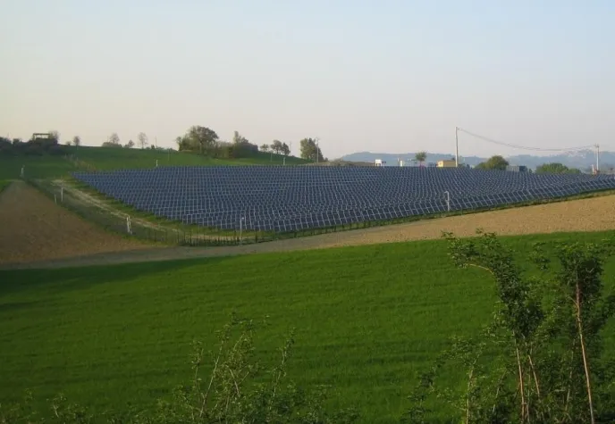 Bild: SOLARKRAFTWERK IN CURETTA (ITALIEN) AM NETZ