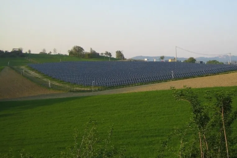 Bild: SOLARKRAFTWERK IN CURETTA (ITALIEN) AM NETZ