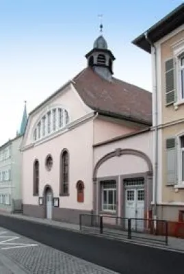 Bild: Jakobskirche beherbergt bald Skulpturenausstellungen. Galerie Scheffel lässt Gebäudekomplex jetzt restaurieren