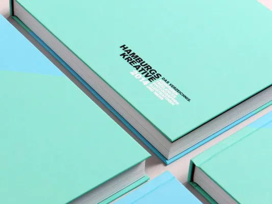 »HAMBURGS KREATIVE« mit druckfrischer Ausgabe für 2014 erschienen Bild: »HAMBURGS KREATIVE« mit druckfrischer Ausgabe für 2014 erschienen