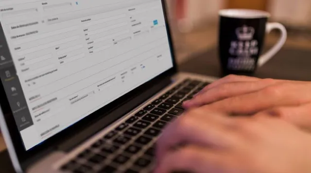 Bild: Lumon Balkonfassaden, Balkonverglasungen und Glasgeländer online planen