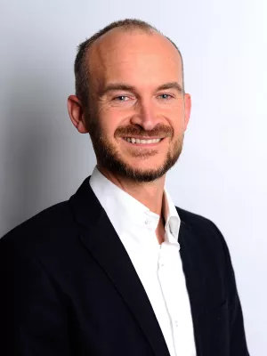 Bild: Schulterspezialist Dr. Benjamin Scheder verstärkt seit 1. Juli 2020 das Lutrina-Team in Kaiserslautern