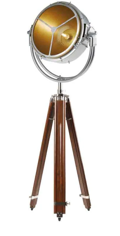 ROBE picklePATT auf dekorativem Holzstativ (Foto: LMP)