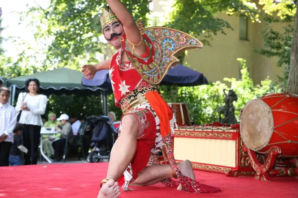 Asien-Pazifik-Markt 2007 "Ein Erlebnismarkt der Sinne" Bild: Asien-Pazifik-Markt 2007 "Ein Erlebnismarkt der Sinne"