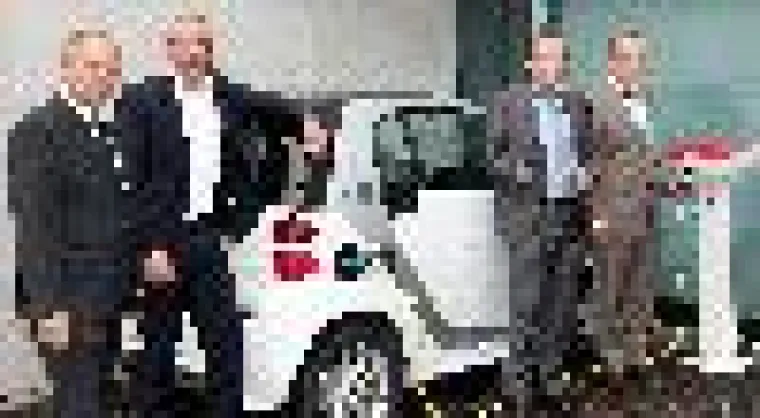 Kreissparkasse Esslingen-Nürtingen investiert in Elektromobilität Bild: Kreissparkasse Esslingen-Nürtingen investiert in Elektromobilität