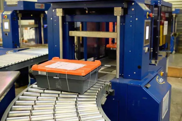 Bild: Presstalis verteilt Zeitungen und Zeitschriften in maßgeschneiderten Kunststoffbehältern von Gamma-Wopla