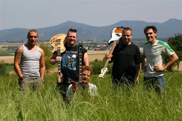 Bild: 31 Tage, 31 Gigs, 31 soziale Projekte - Die Band Zoll-Stock ist guter Dinge