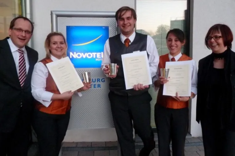 Hotel Novotel Hamburg Alster räumt bei Jugendmeisterschaften ab: Nachwuchs sichert sich 1. und zwei 2. Plätze Bild: Hotel Novotel Hamburg Alster räumt bei Jugendmeisterschaften ab: Nachwuchs sichert sich 1. und zwei 2. Plätze