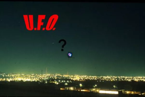 Bild: 'UFO' am östlichen Himmel gegen 6 Uhr gesehen? Venus - Königin der UFOs aka IFOs