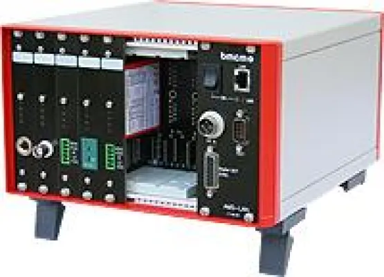 Bild: Verstärkersystem AMS8/16 und LAN-Messsystem AMS-LAN8/16: bmcm Messtechnik hochwertig und kompakt