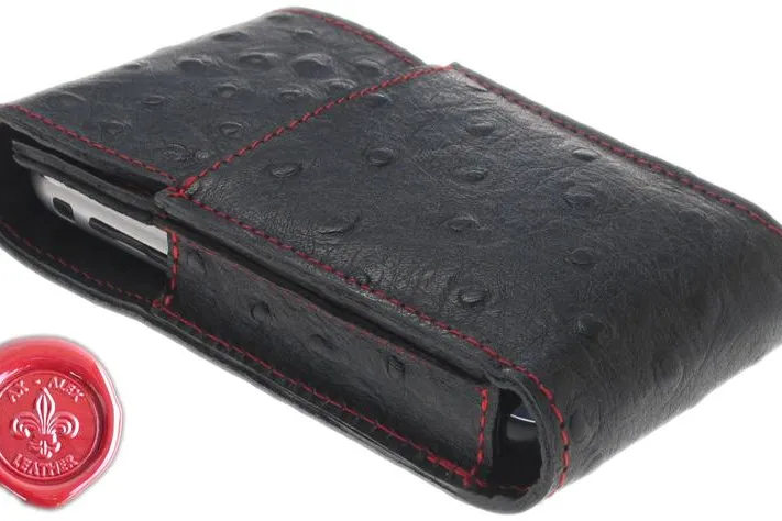 AX-ALEX Tasche aus Straussenleder für Iphone 3G mit Display Cleaner Bild: AX-ALEX Tasche aus Straussenleder für Iphone 3G mit Display Cleaner