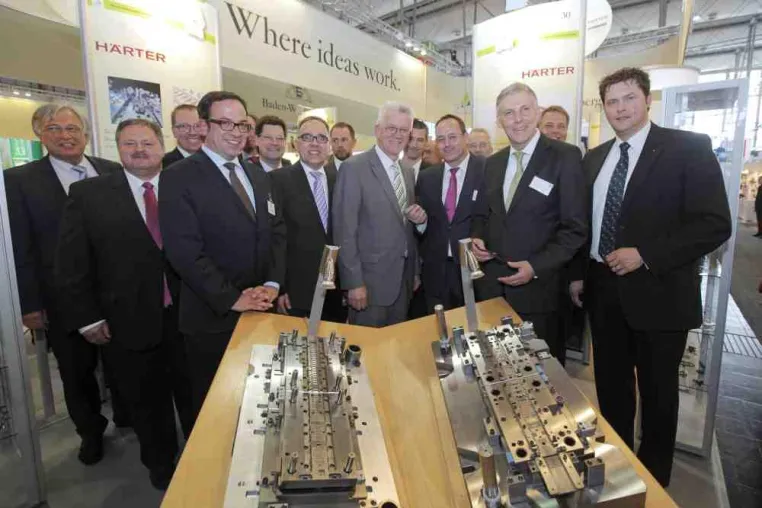 Bild: Ministerpräsident Kretschmann besucht baden-württembergische Unternehmen auf der Hannover Messe