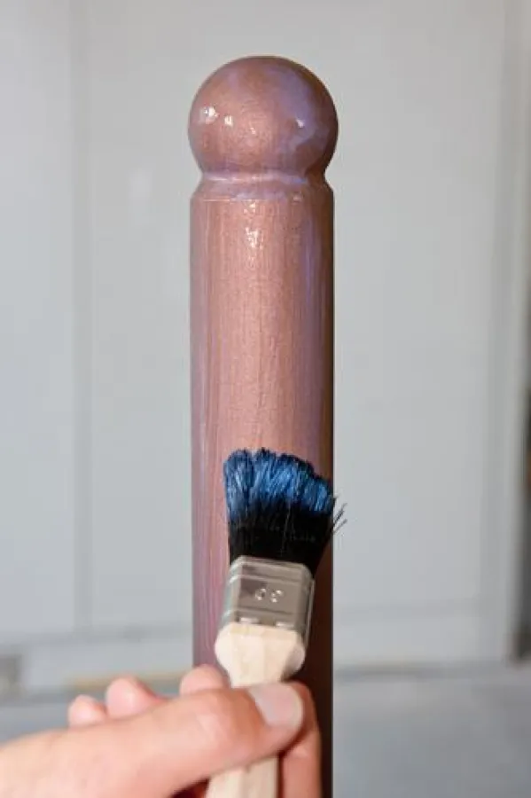 Der transparente Jansen Metallon Überzugslack sorgt für kratz- und handschweißfestere Oberflächen.