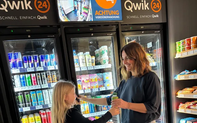 Bild: Rezeptfrei einkaufen! - MCS startet Qwik24 Smart Store im Augenklinikum München