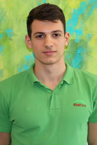 Bild: Luka Misetic ist Dualer Student in der CeOS Physiotherapie Achern