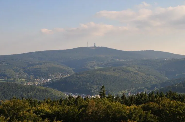 Auf dem Schinderhannespfad durch den Naturpark Hochtaunus Bild: Auf dem Schinderhannespfad durch den Naturpark Hochtaunus