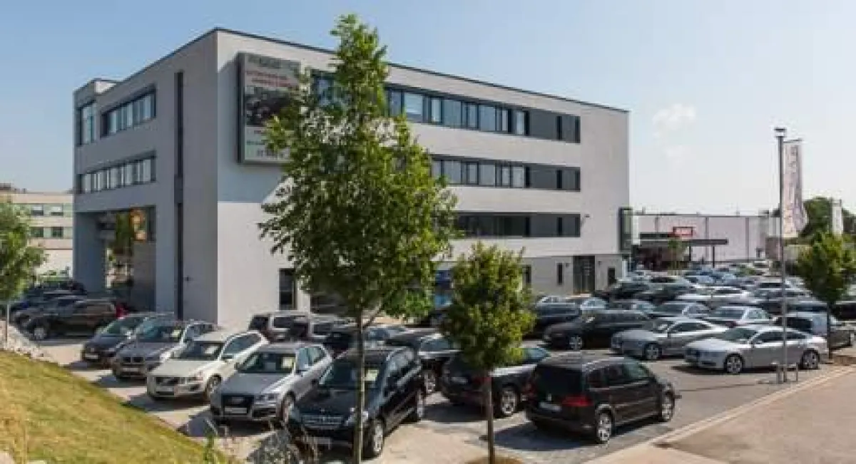 Über 250 Fahrzeuge hält das Autohaus stetig bereit.