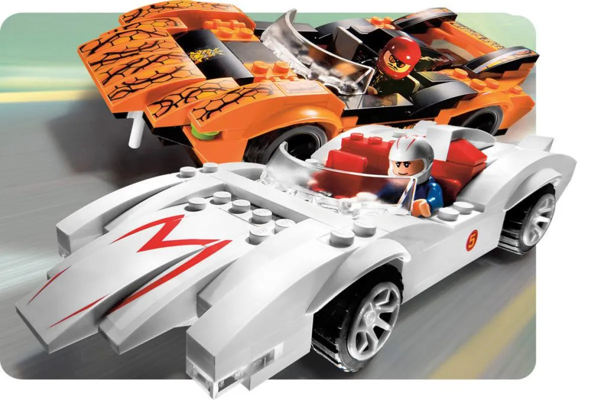 Im April 2008 bringt die LEGO Gruppe vier Rennwagen-Bausets zum neuen Film auf den Markt