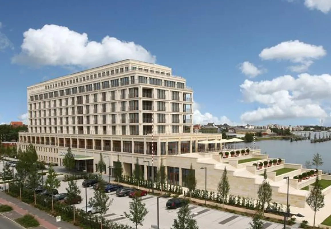 Außenansicht des COLUMBIA Hotel Wilhelmshaven (JPG, 300 dpi). Copyright: COLUMBIA Hotels & Resorts.