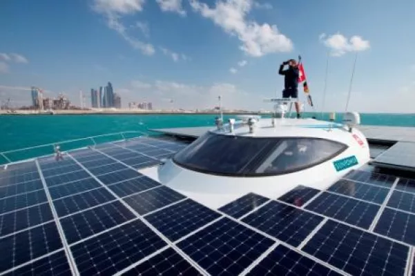 Bild: PlanetSolar wird die erste Weltumrundung mit Solarenergie voraussichtlich am 4. Mai 2012 in Monaco beenden