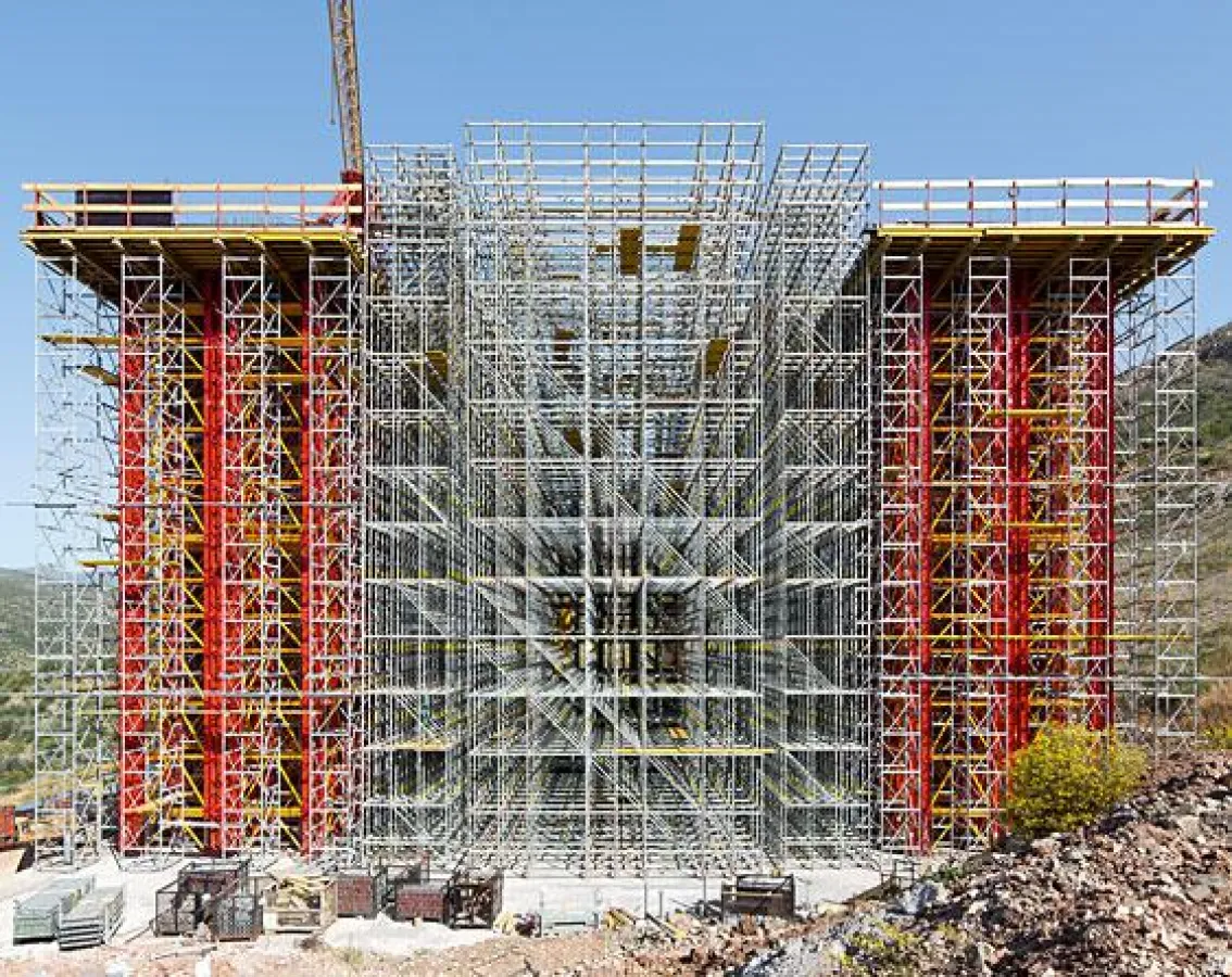 Die beiden Tragsysteme wurden exakt auf die geometrischen Anforderungen abgestimmt. (Foto:PERI GmbH)