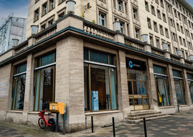 Parkstrom eröffnet E-Mobility-Eventfläche in Berlin Bild: Parkstrom eröffnet E-Mobility-Eventfläche in Berlin