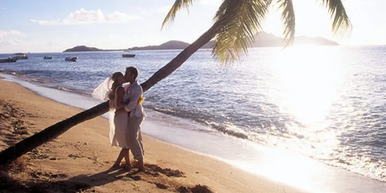 Ausgefallene Hochzeitsreisen & romantische Flitterwochen Bild: Ausgefallene Hochzeitsreisen & romantische Flitterwochen
