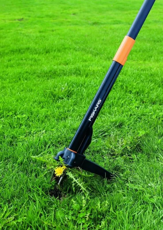 Der Fiskars Unkrautstecher