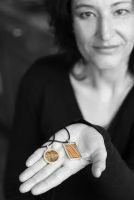 SCHLOSSHOLZ - exklusiver Schmuck aus der Gründungskonstruktion des Berliner Stadtschlosses Bild: SCHLOSSHOLZ - exklusiver Schmuck aus der Gründungskonstruktion des Berliner Stadtschlosses