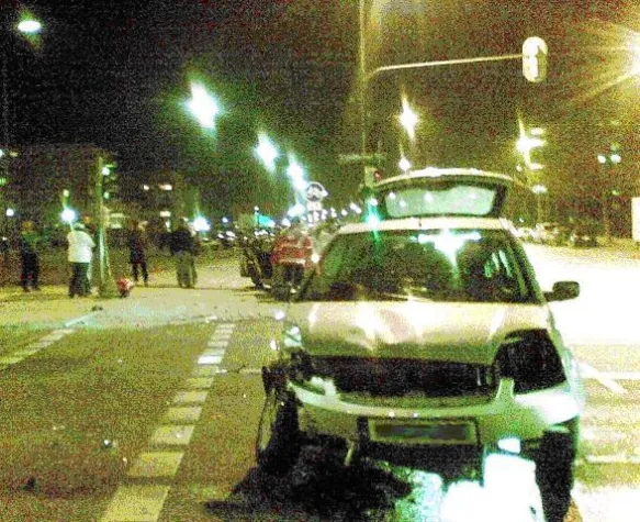 Bild: Rotes Kreuz am Hasenbergl bei Verkehrsunfall sofort im Einsatz