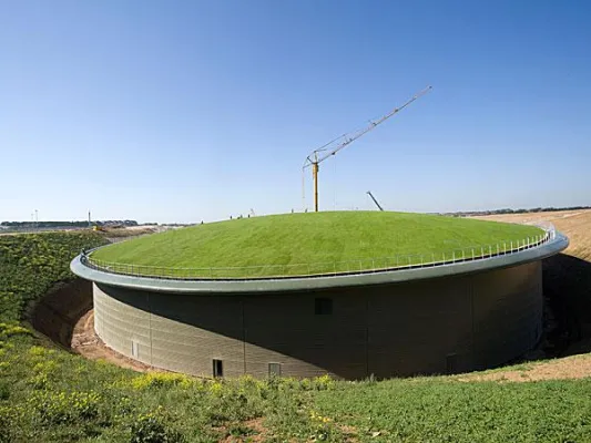 Bild: Prater erhält "Green Roofing Award" für das Projekt Peacehaven Water Treatment