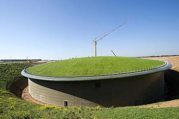 Bild: Prater erhält "Green Roofing Award" für das Projekt Peacehaven Water Treatment