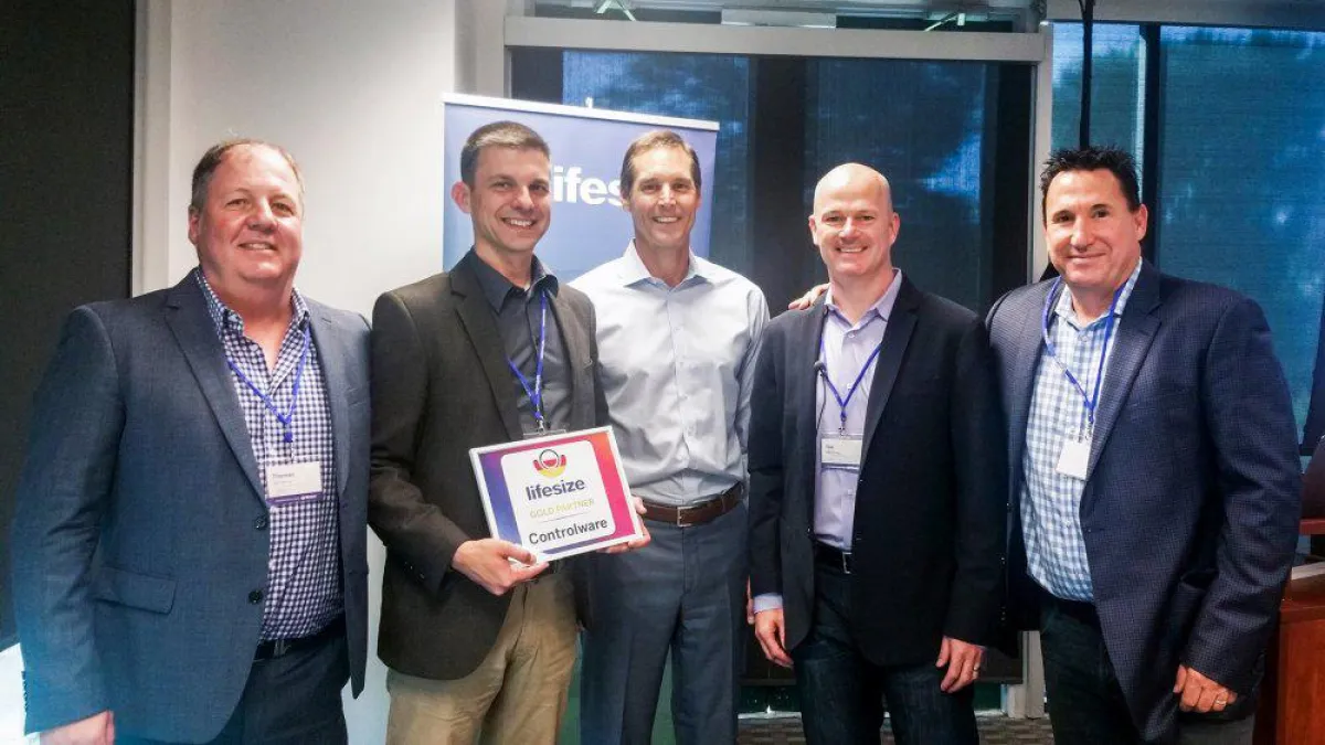 Lifesize überreichte Controlware die Urkunde im Rahmen des Lifesize EMEA Partner Councils 2018.