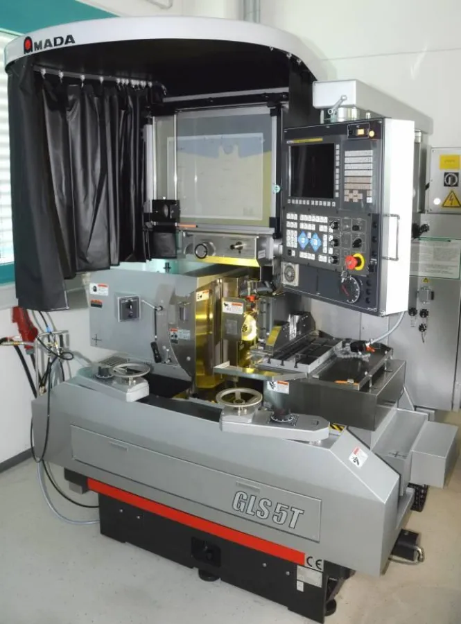 Die neue Amada Profilschleifmaschine