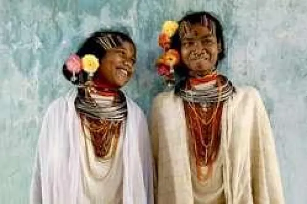 Bild: Bergfest der Dongria Kondh soll Erzmine stoppen