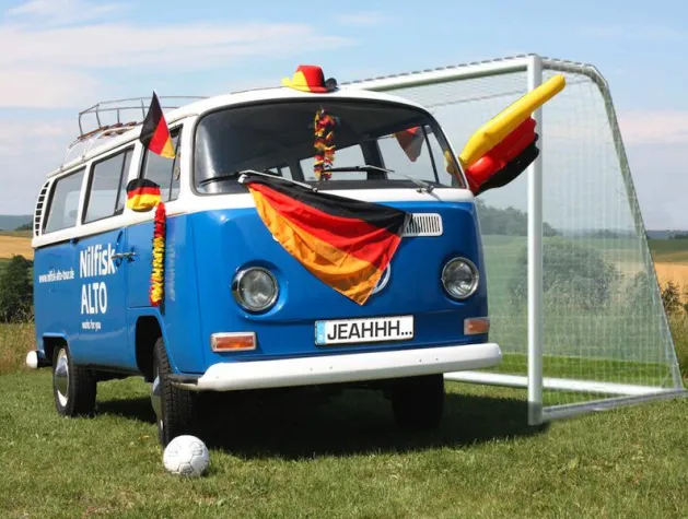 Bild: Die VW-Profis bewundern Nils