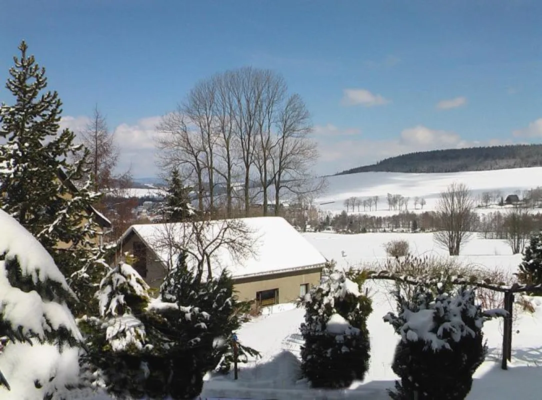 das Ferienhaus am Ortsrand in ruhiger Lage