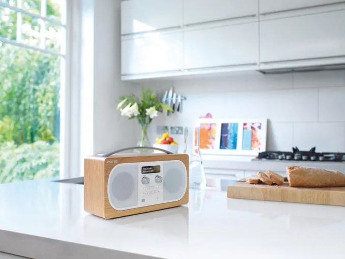 Bild: Klassisches Erscheinungsbild, hochmoderne Technologie: Digitalradio Evoke D6