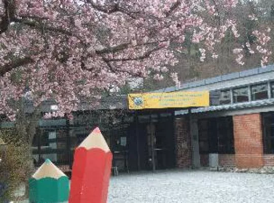 Bild: Nachhilfeprojekt der INITIATIVE DO IT e.V. an der Volksschule Herrsching läuft sehr erfolgreich