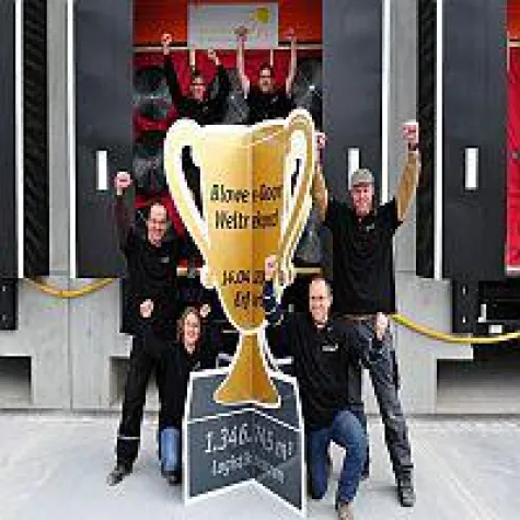 Bild: Europas größter Kleiderschrank ist jetzt absolut luftdicht