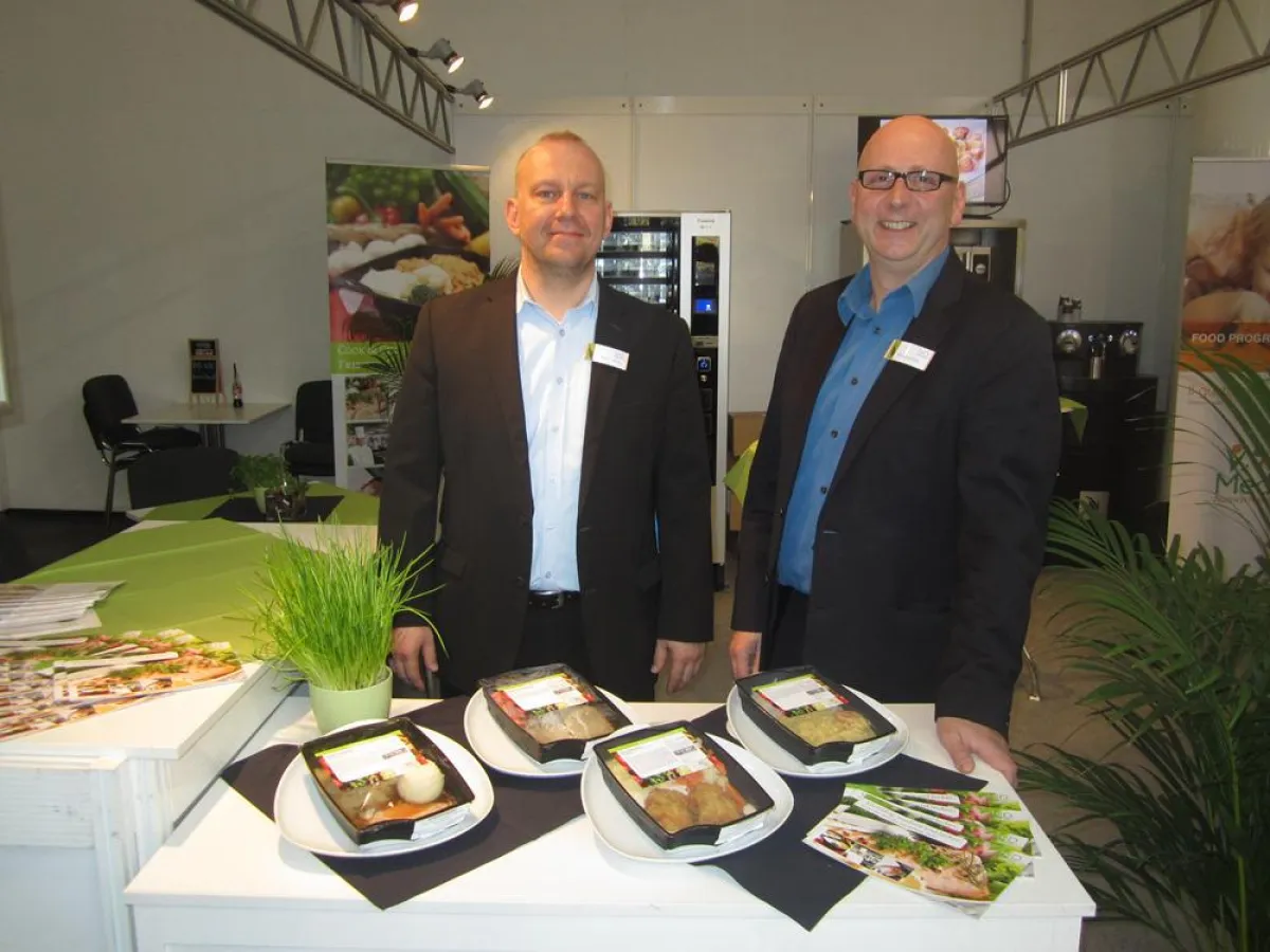 Wolfgang Kraut und André Botschek (v.r.) von L & D stellten die neuen C&C-Menüs auf der Messe vor.