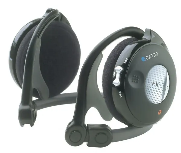 Bild: Das Bluetooth-Stereo-Headset Cardo S-2 spannt eine Brücke zwischen Kommunikation und Entertainment